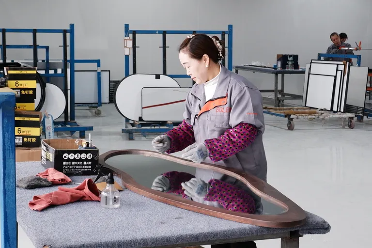 Chengtai Mirror factory in Jiaxing — production view 9