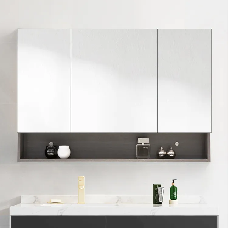 Badezimmer-Spiegelschrank aus Eiche mit drei Türen und offenem Regal